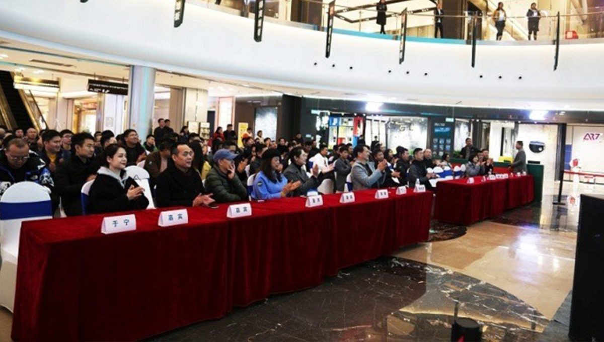 得高攜手設(shè)計(jì)大咖何武賢，